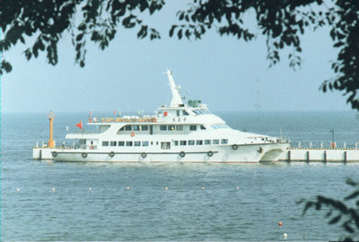 “秦皇號(hào)”海上觀光游輪